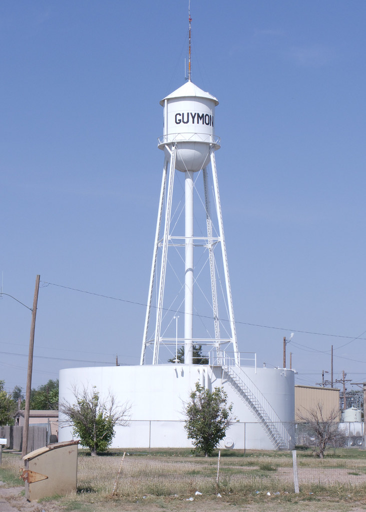 Guymon water tower 2008 10 02_1870 Water tower in Guymon Flickr