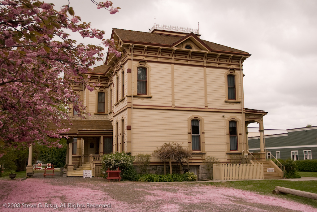 Meeker Mansion, Puyallup, Washington Steve G. Bisig Flickr
