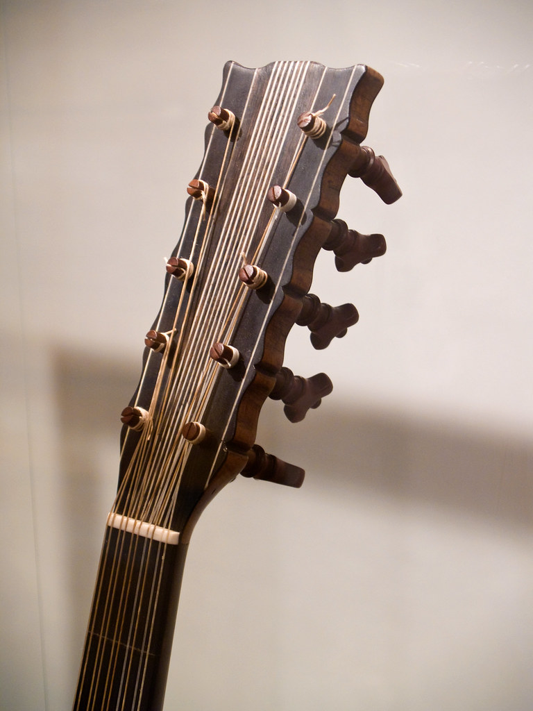 Stradivarius Guitar 1700 National Music Museum in Vermil… Flickr
