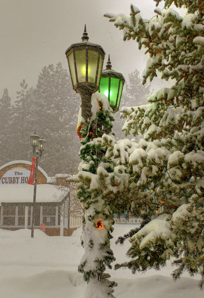 BigBear Pine Knot Ave Everything looks magical when its … Flickr