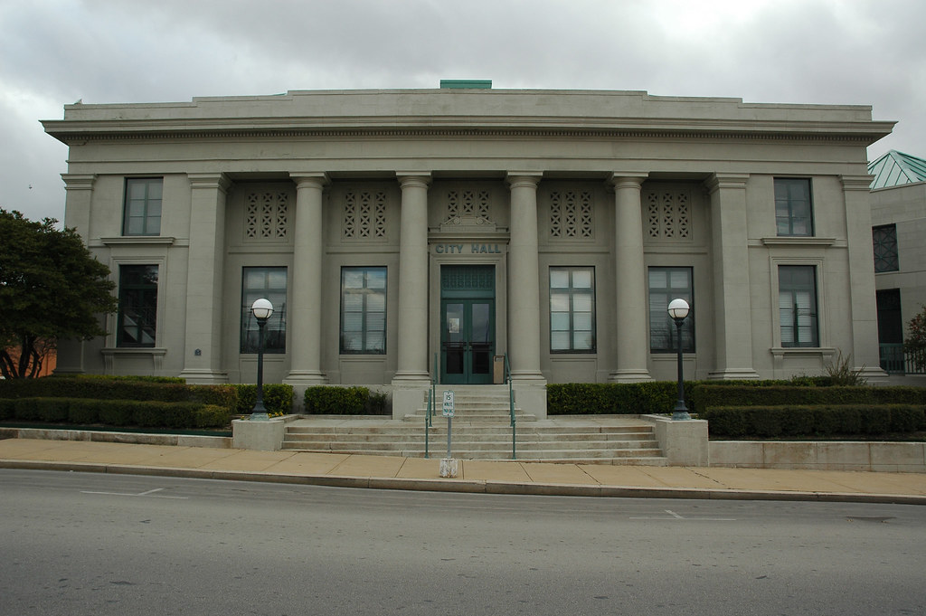 City Hall The Waxahachie City Hall now occupies a former p… Flickr
