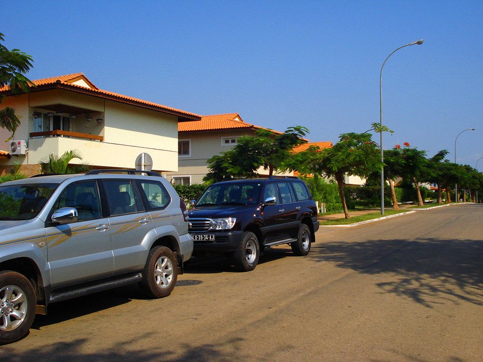 Luanda Sul A capital de Angola, Luanda, é uma cidade horrí… Flickr