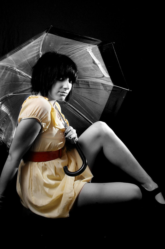 black and white yellow dress Caitlin Monaghan Flickr