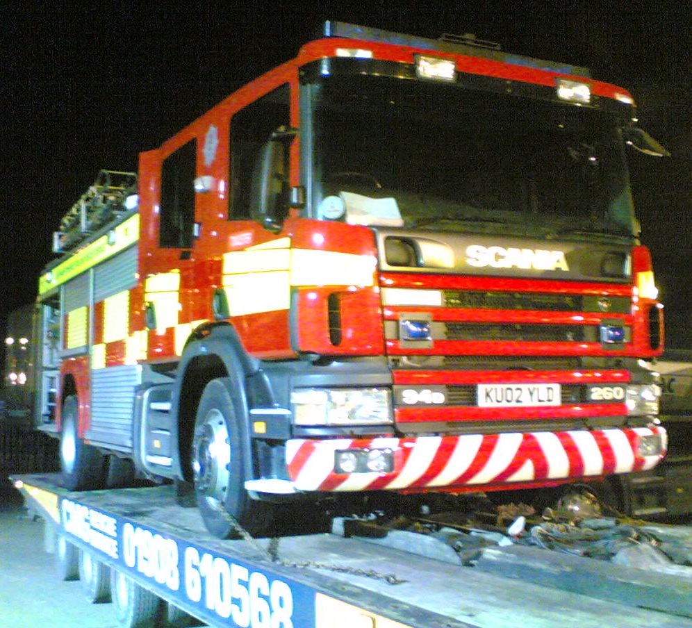 Northamptonshire Fire and Rescue Scania 94D 260 called