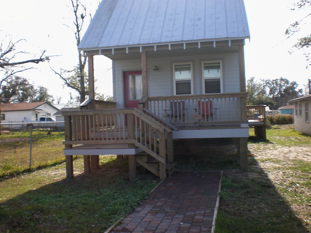 Katrina/Mississippi Cottage A Katrina cottage is considere… Flickr