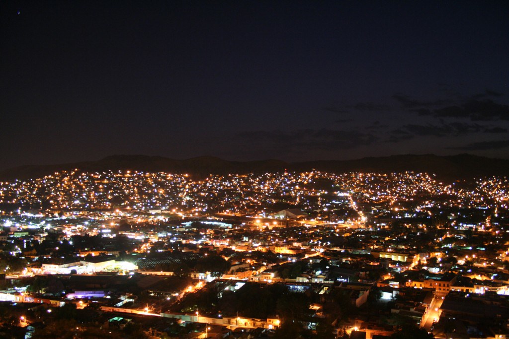 miradoroaxacanoche05 Hermosa vista de Oaxaca por la noc… Flickr