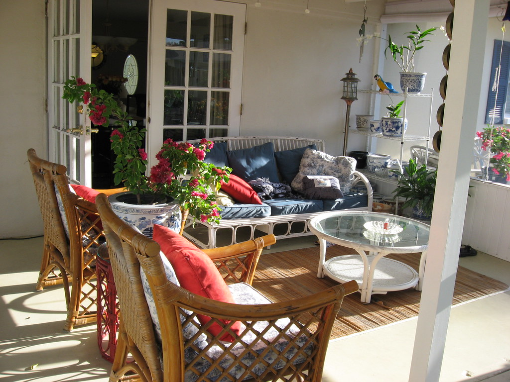 Lanai Screened Lanai with ceiling fans. IbanMom2008 Flickr