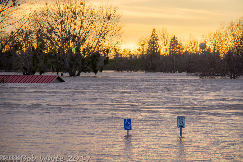 Feather River at stage 2 Shooting from the Marysville leve… Flickr