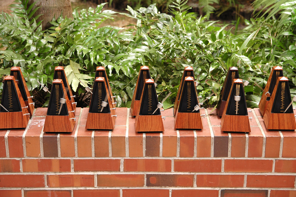 Ligeti Poème Symphonique for 100 metronomes György Ligeti… Flickr