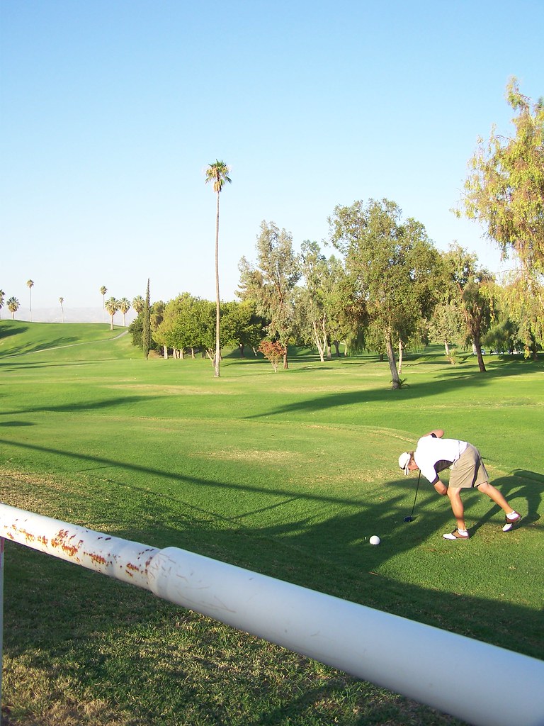 Buena Vista Golf Course A golfer prepares to tee off on th… Flickr