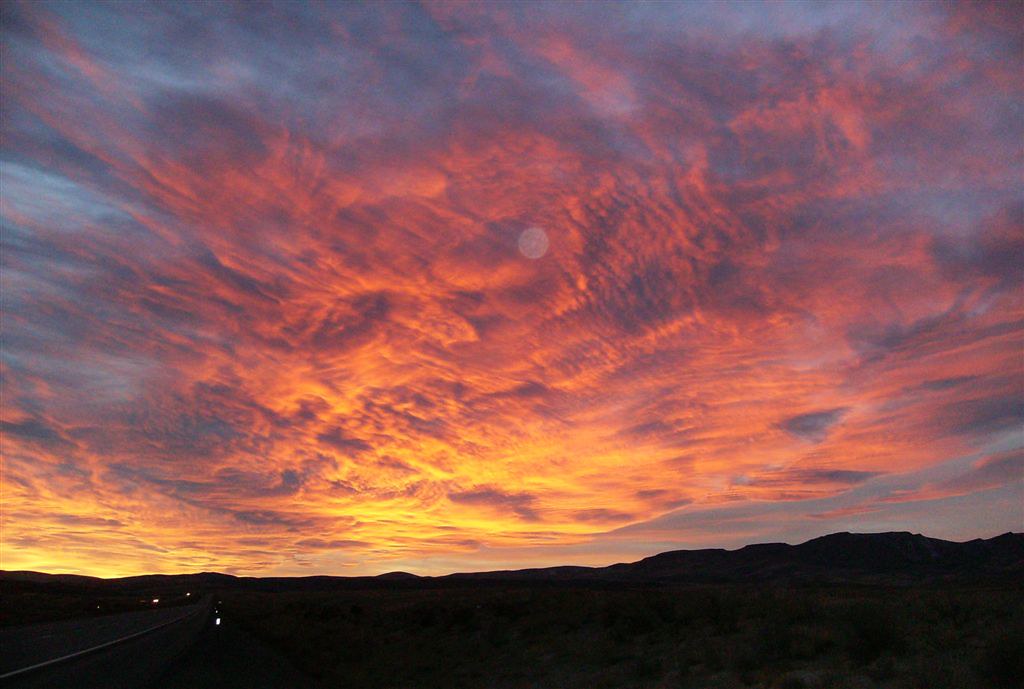 Nevada Desert Sunset, with Full Moon One of the reasons I … Flickr