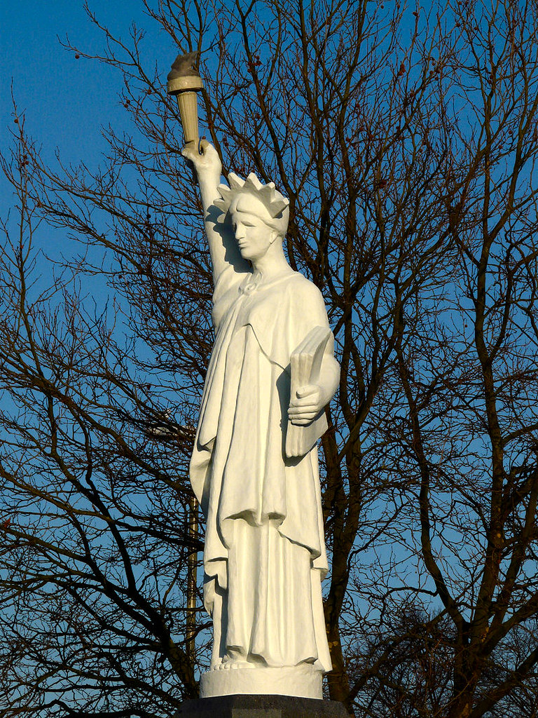 Miniature Statue of Liberty, Leicester "In 'Discovering Le… Flickr