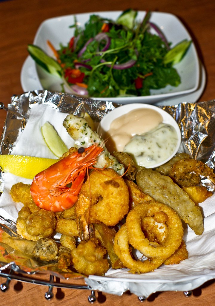 Seafood basket with salad Emeralds Restaurant Emeralds R… Flickr