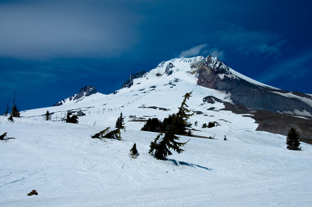 Mt. Hood Mount Hood, is a stratovolcano in the Cascade Vol… Flickr
