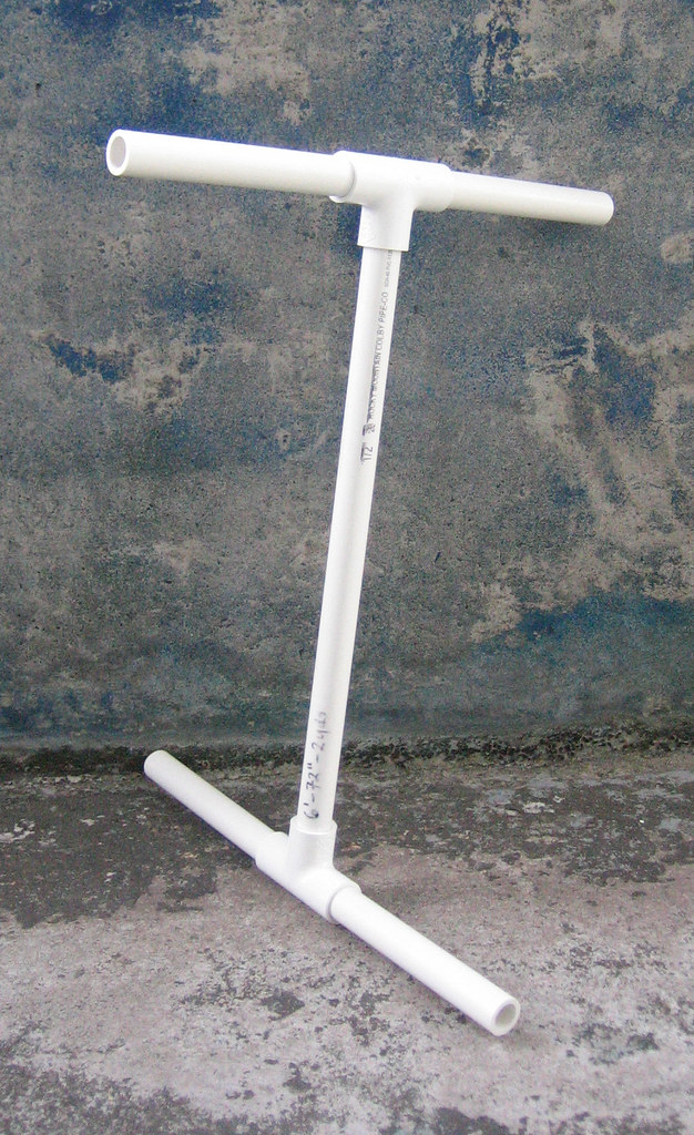 080705_yarn 029 pvc niddynoddy for skeining yarn. dampc… Flickr