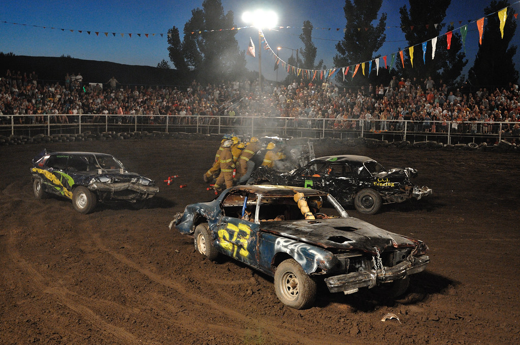 Flipping a car back over Demolition Derby 2008 Fairview … Flickr