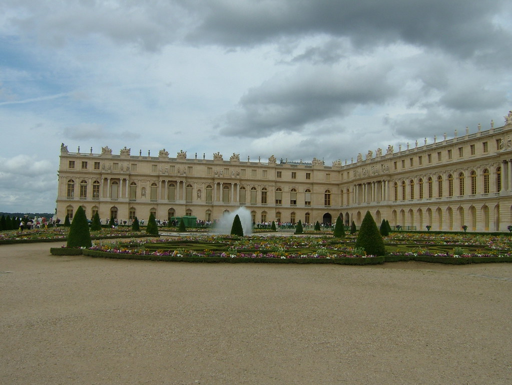 DSCF6097 The fountains in the Versailles gardens running. … Flickr