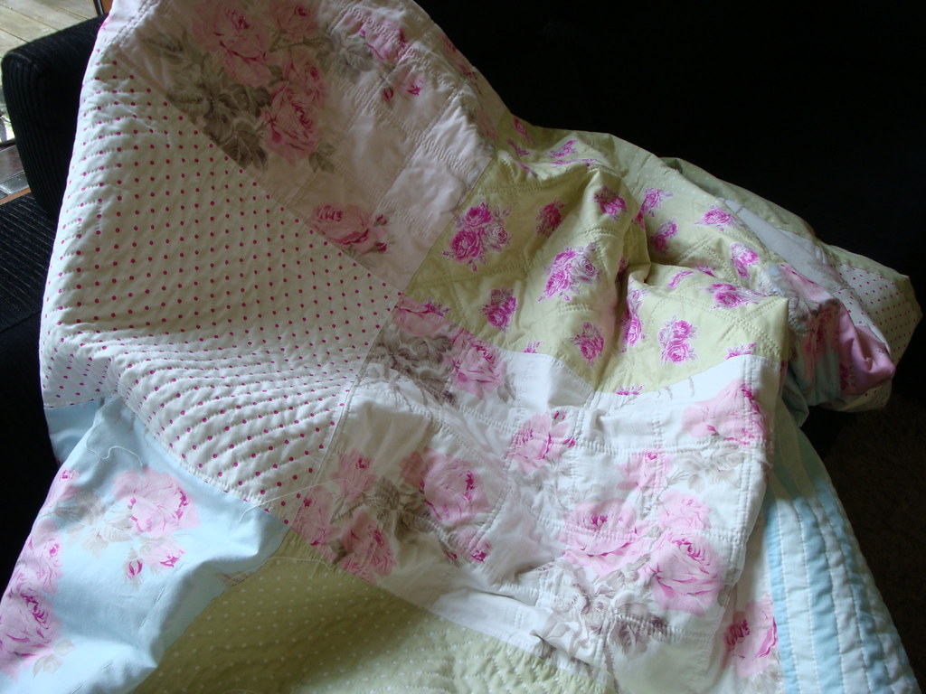 DSC00016 A 90 by 90 inch quilt. Only about one quart of it… Flickr