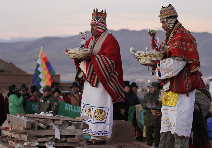 Celebración de los aymaras bolivianos TIWANAKU, Bolivia