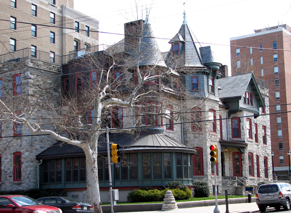 Anne of West Philly: A Modern Graphic Retelling of Anne of.