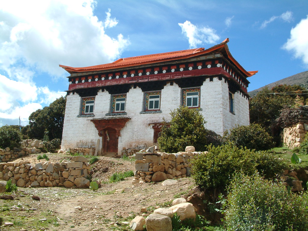 DSCF0181 Housing for monks at a monastary in Western Sichu… Flickr