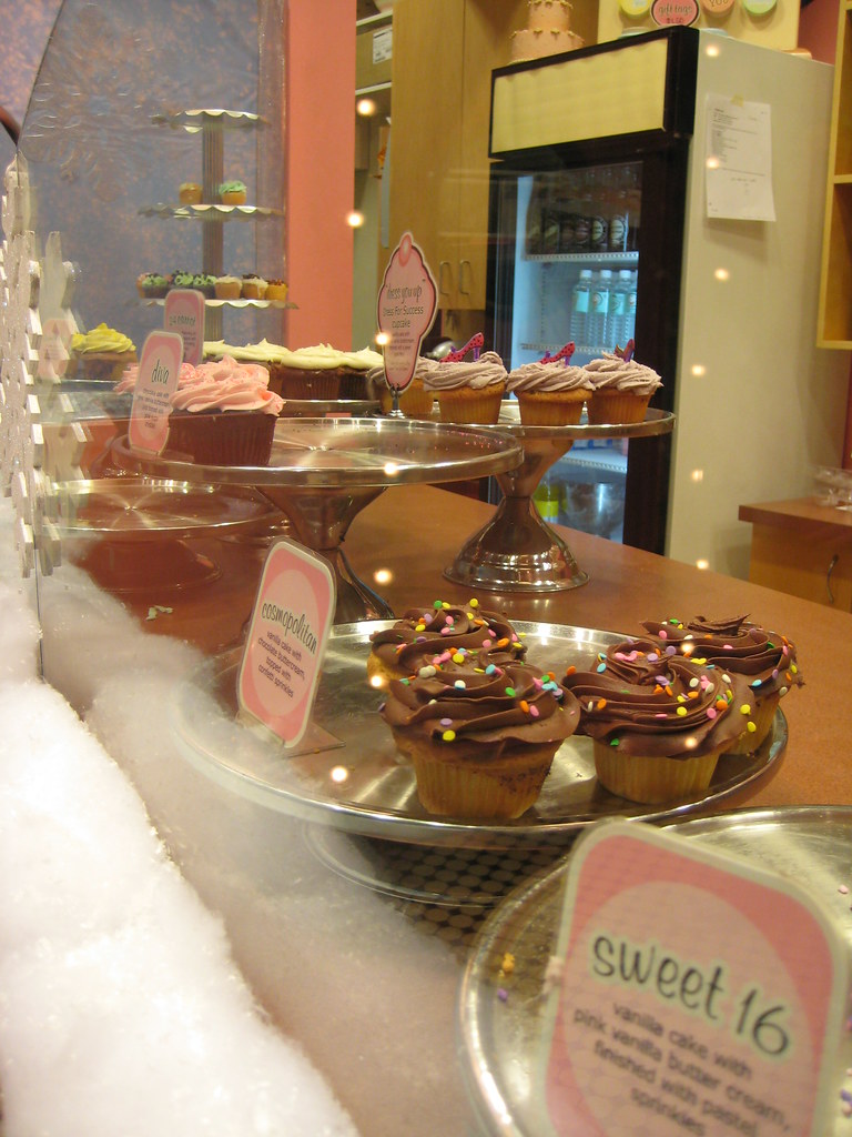The prettiest little cupcake shop spunkygamine Flickr