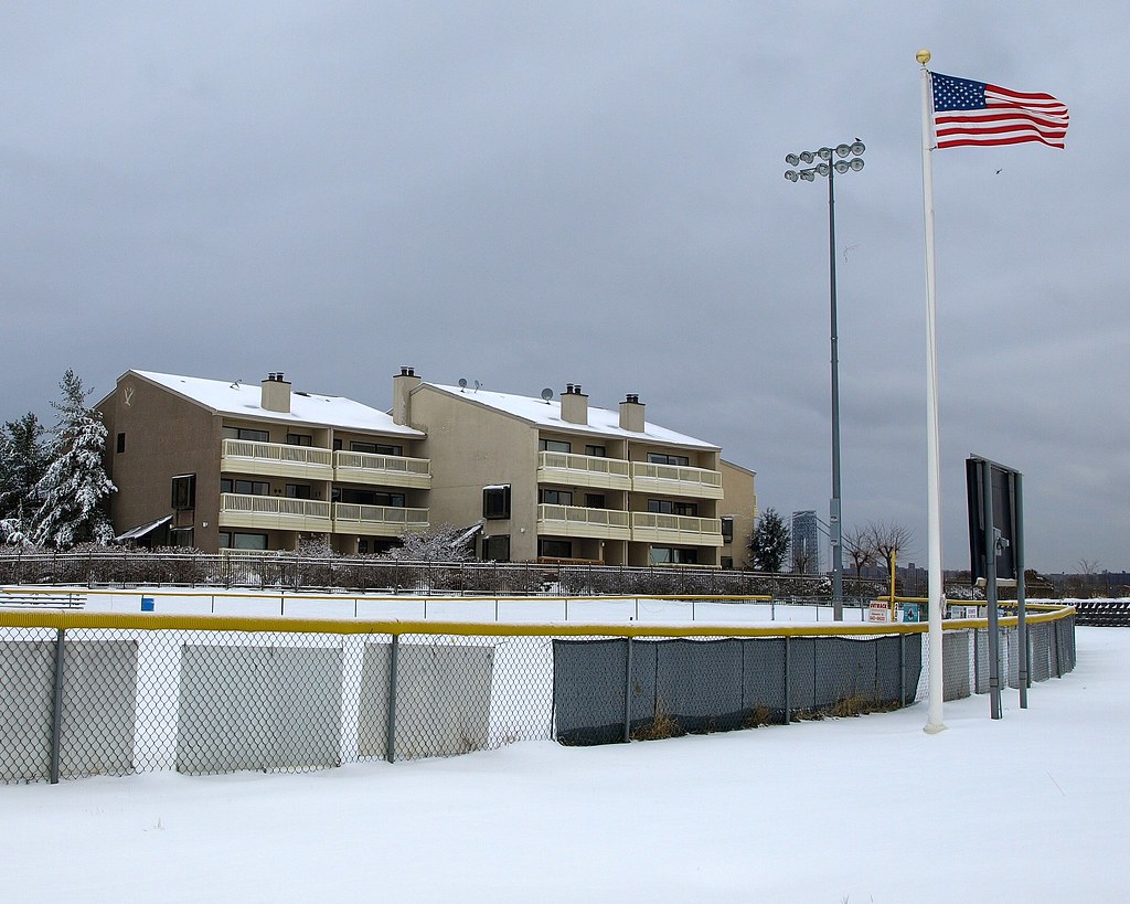 Veterans Field Park & Shelter Bay Townhomes, Edgewater, Ne… Flickr