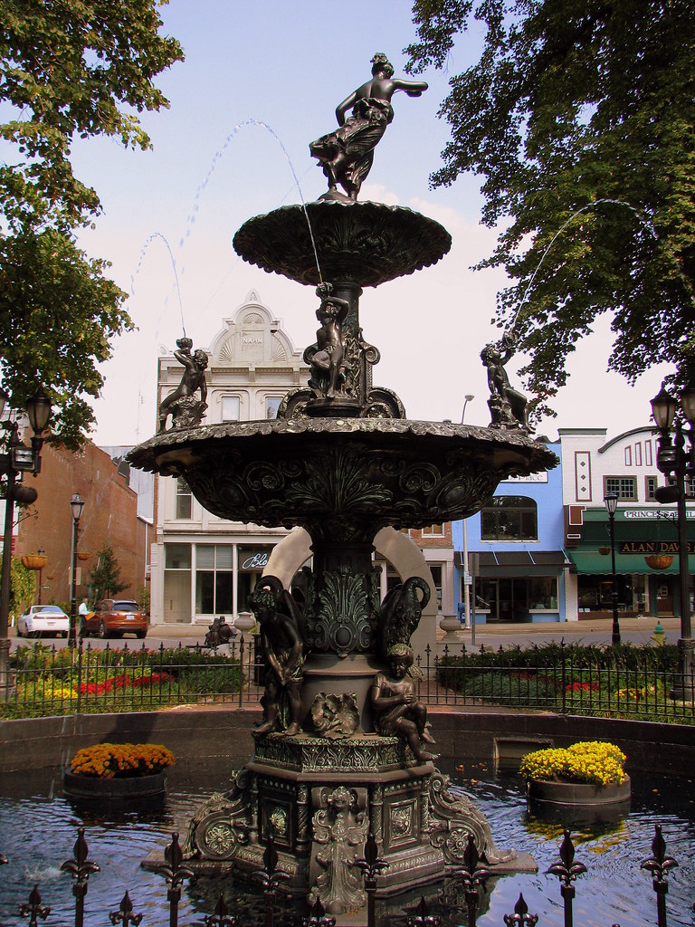 Bowling Green Fountain Square Fountain 1 In the center of … Flickr
