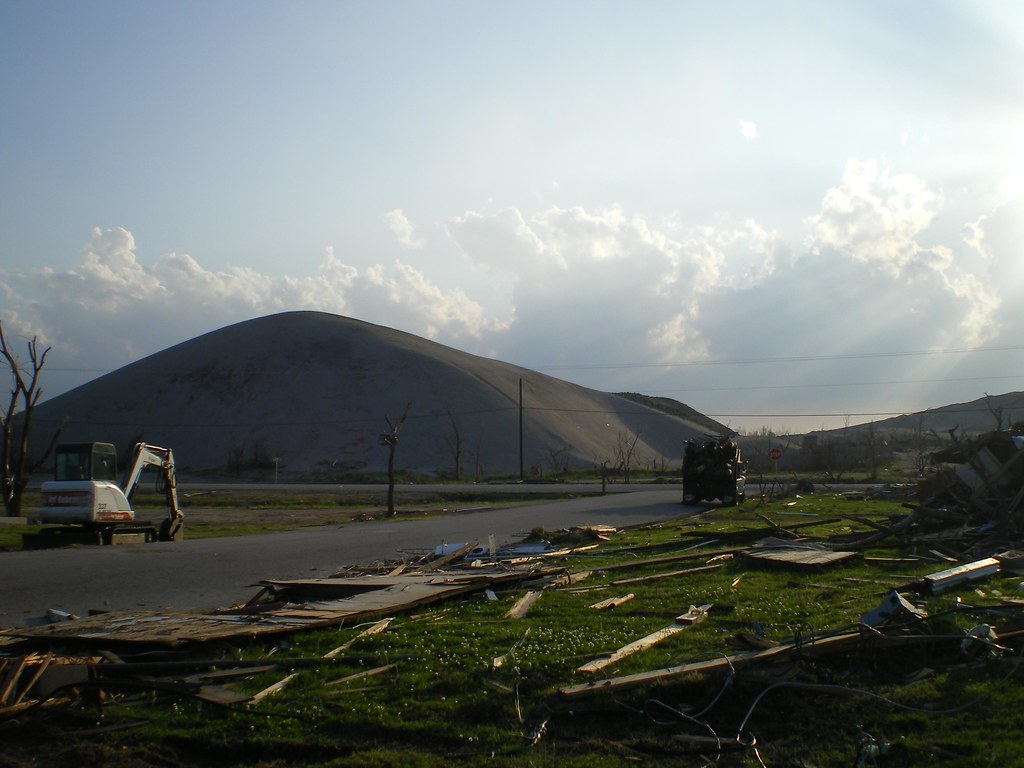Picher Oklahoma Tornado Aftermath (Set) Chat piles in back… Flickr