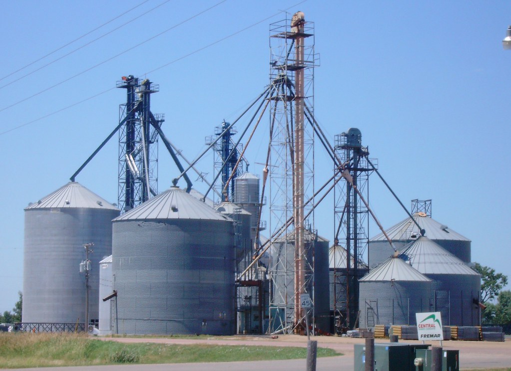 Grain Elevators (Salem, South Dakota) Maybe not elevators … Flickr