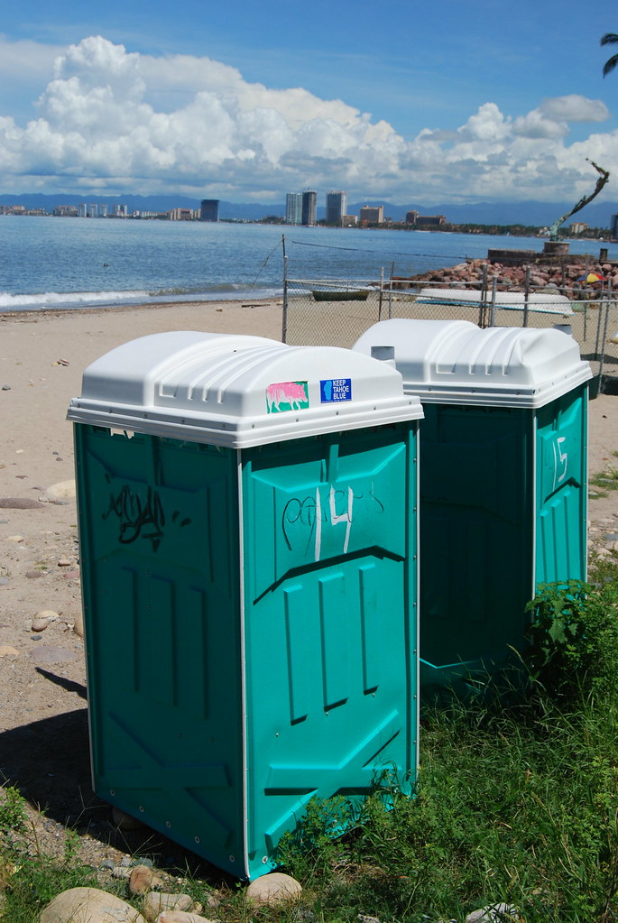 Puerto Vallarta Graffiti on Porta Potty Puerto Vallarta Gr… Flickr