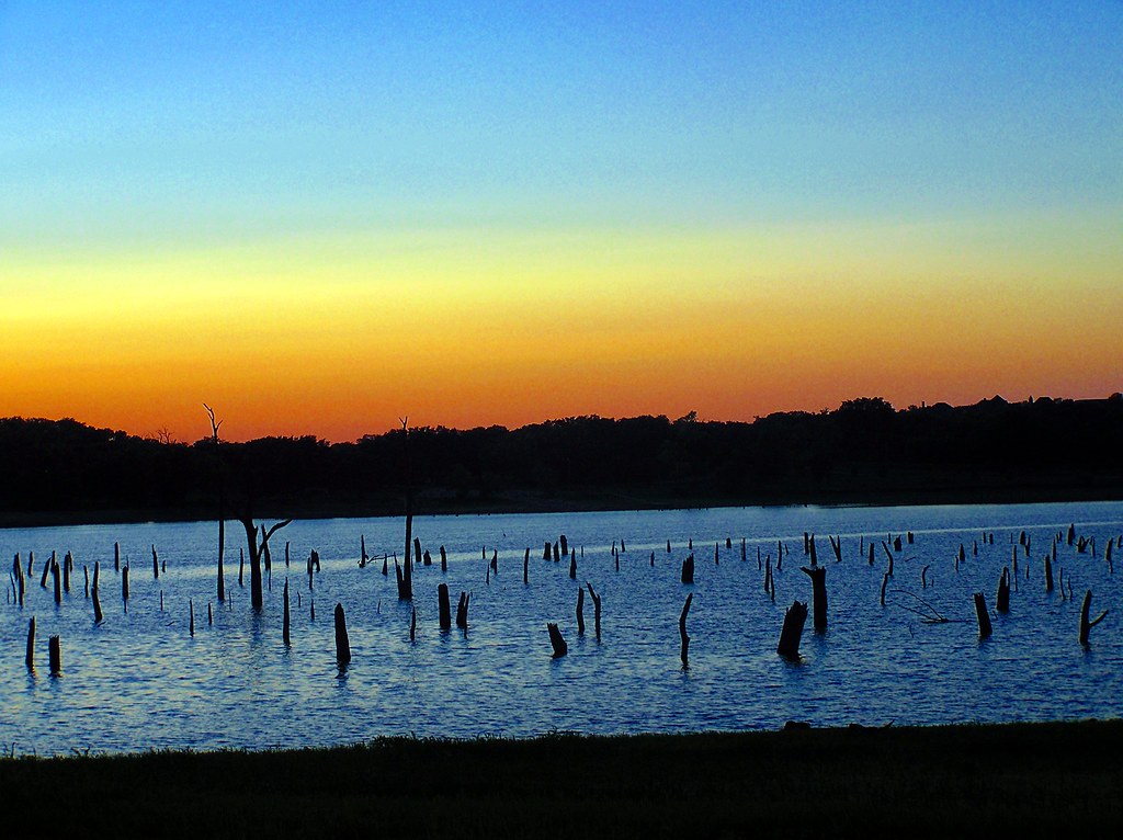 sunrise over Benbrook lake sunrise over Benbrook lake near… Flickr