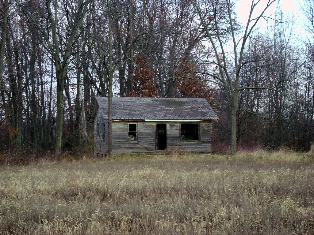 Mowrystown, Ohio A lonely abandoned wooden farmhouse in a … Flickr