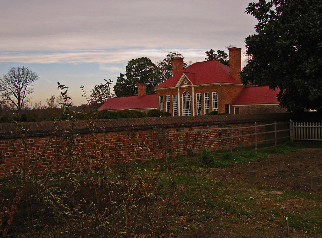 Mt Vernon Building One of the side houses at Mt Vernon as … Flickr