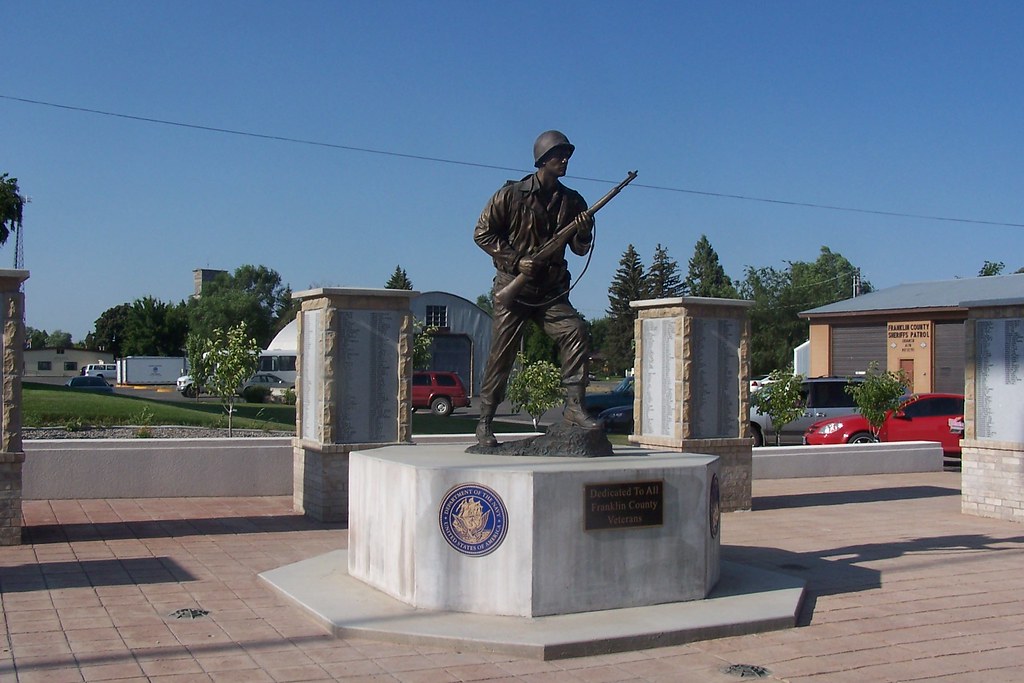 Franklin County Veterans Memorial Beside the Franklin Coun… Flickr