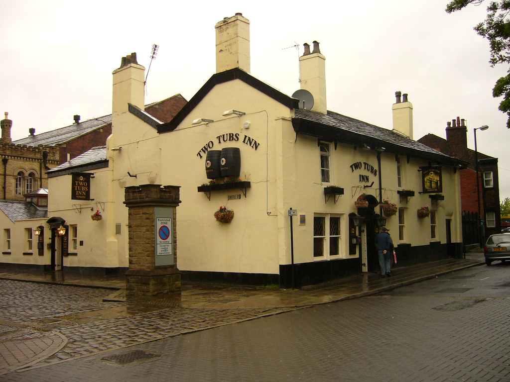 Two Tubs, Bury Two Tubs, Thwaites beers in Bury deltrems Flickr
