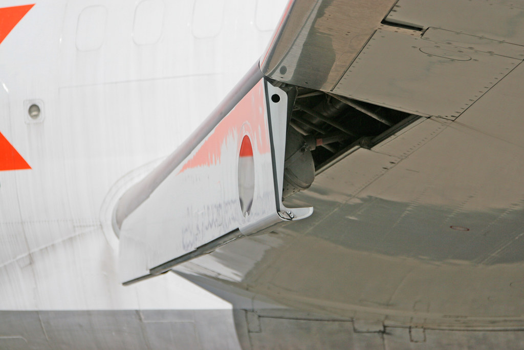 Boeing 727's Krueger flaps This mechanism is a leading edg… Flickr
