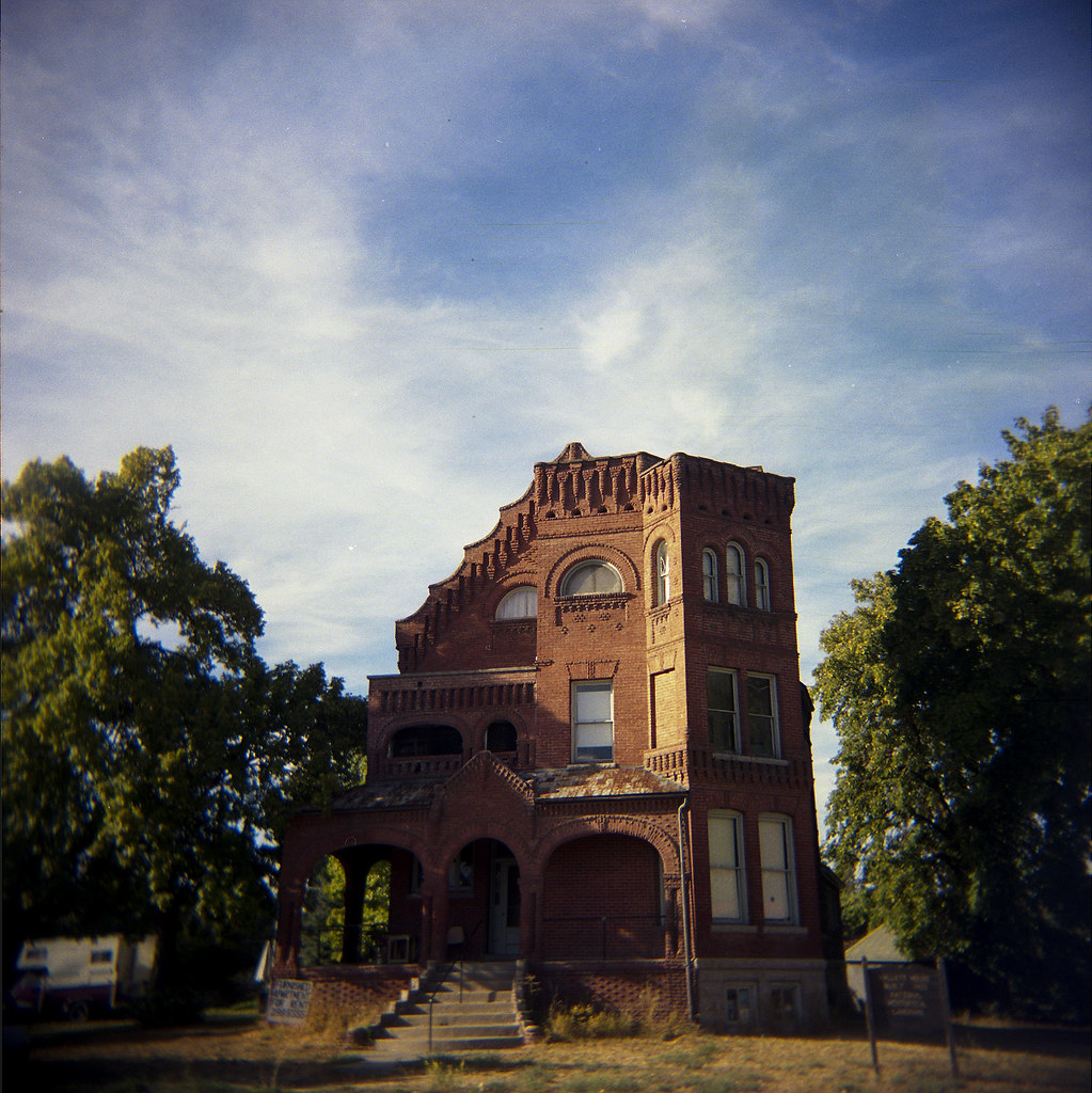 Medical Lake Hallett House built 1900 Kodak Portra 400 N… Flickr