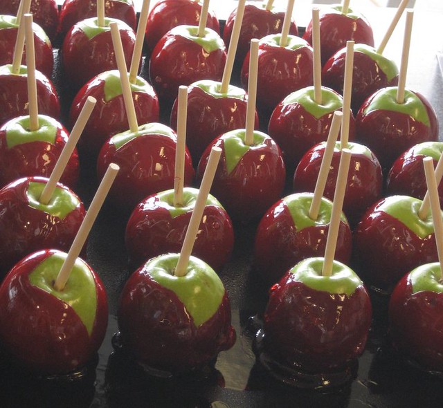 Candy apples at Rocky Mountain Chocolate Factory on Route … Flickr