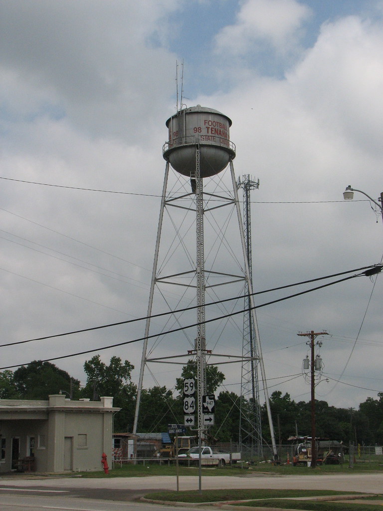 IMG_5927 Taken MAY 15, 2008 in Tenaha, TX . Water tower Don Baird
