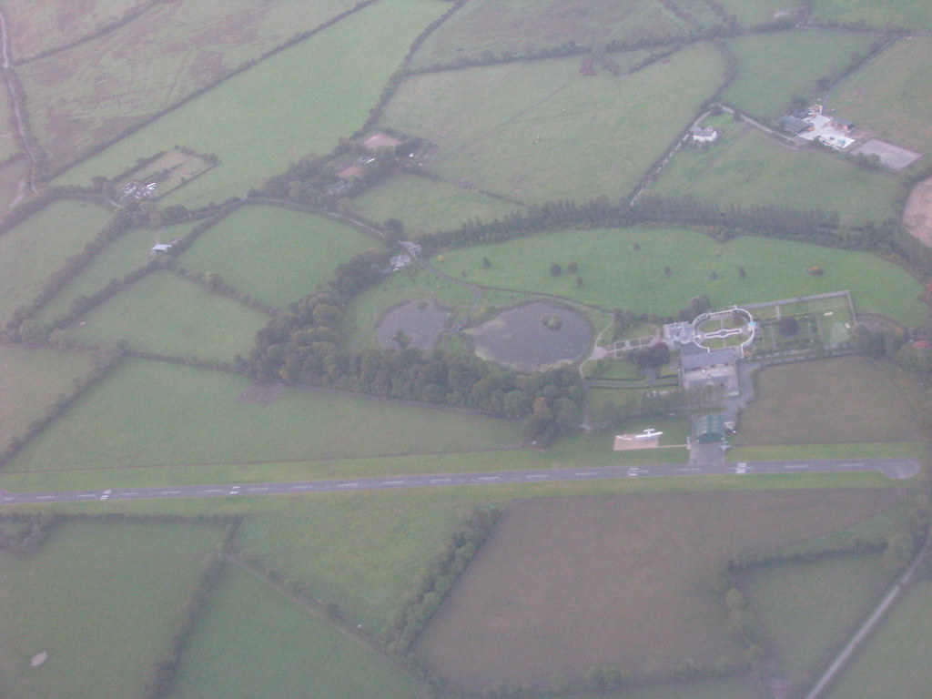 Dolly's Grove airstrip in Co.Meath Now that is the way to … Flickr