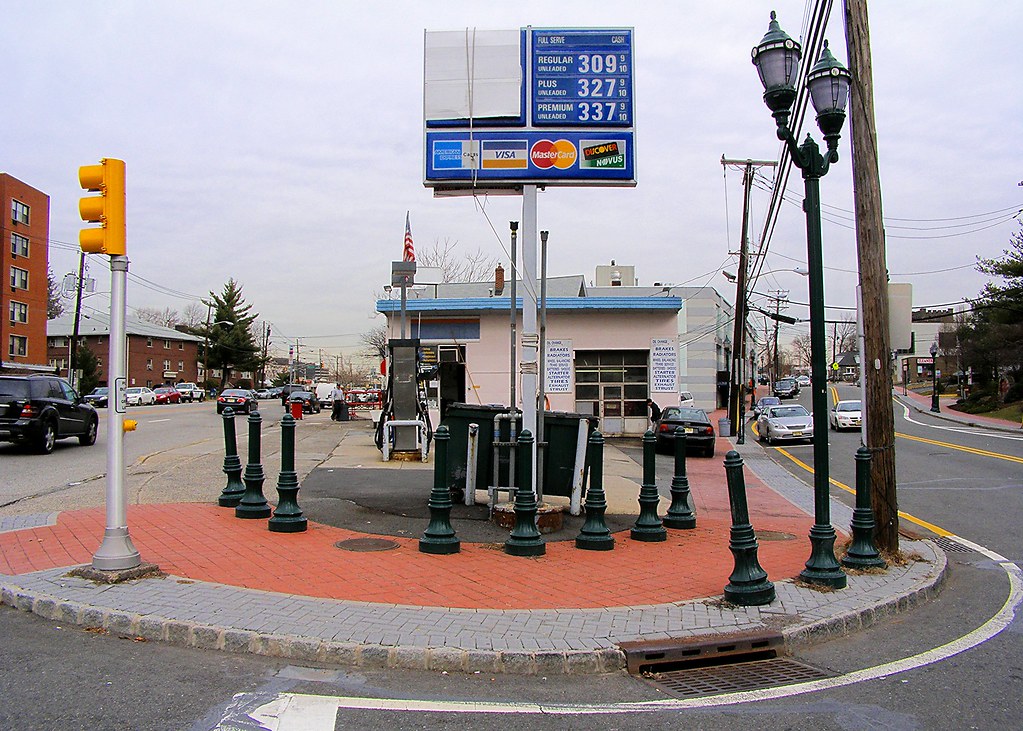Gasoline Station / Car Wash at Lemoine & Palisade Avenue I… Flickr