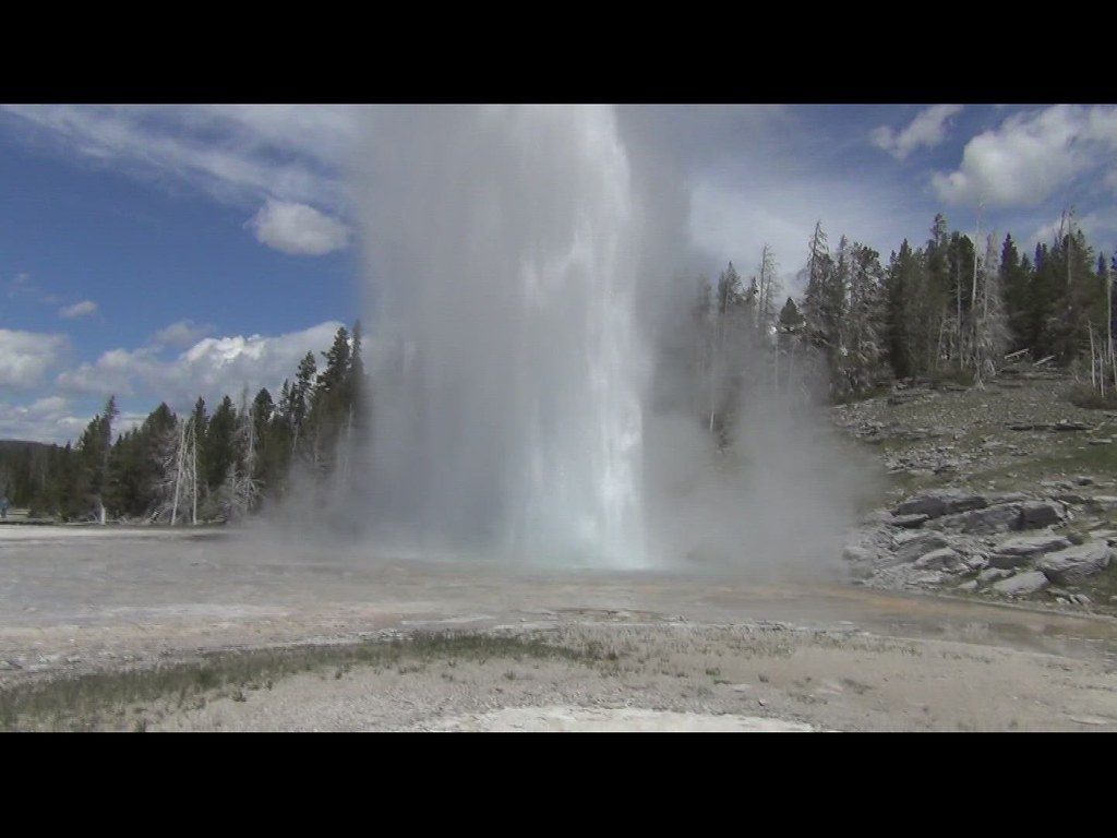Grand Geyser eruption (1235 to 1245 PM, 6 June 2014) Flickr