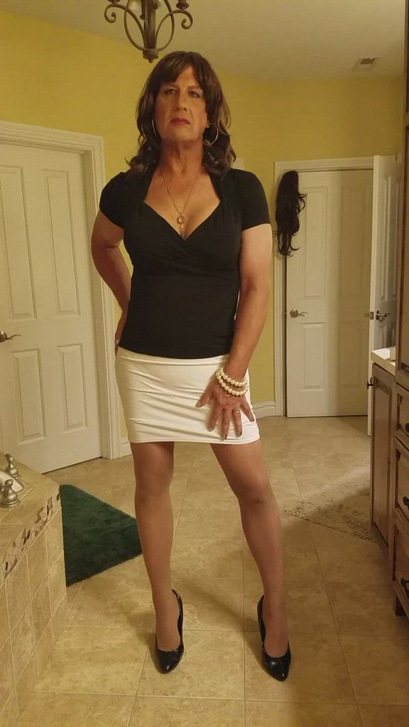 Black is very slimming! Nichole St. Evans Flickr