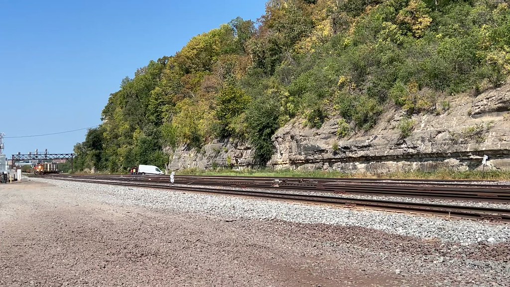 Dayton's Bluff, St Paul, MN BNSF intermodal approaching Pi… Flickr