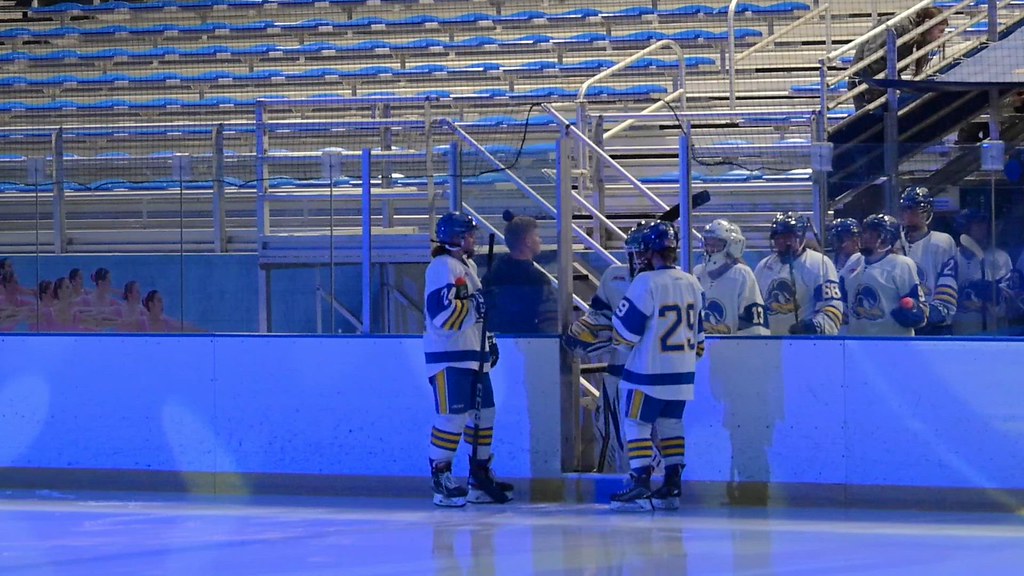 20231008_vs_UPenn_5_V10001 Carl Flickr