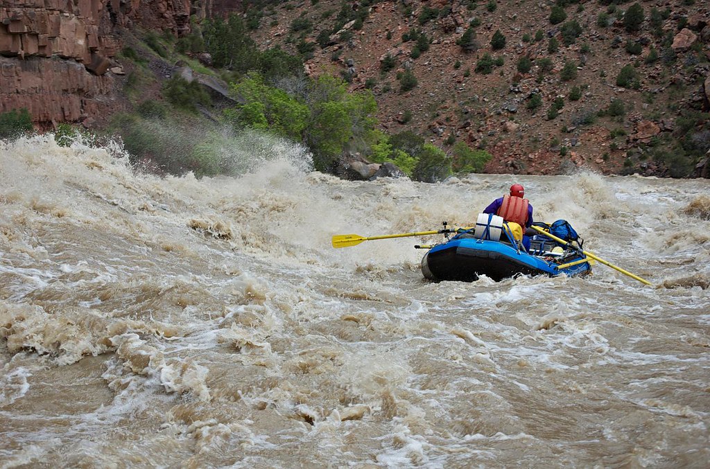 Dale's run 19 Warm Springs rapid on the Yampa River in Din… Flickr
