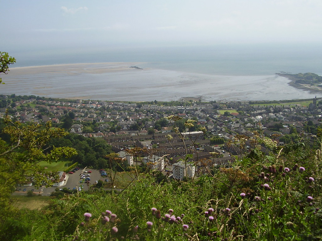 Burntisland from above Gill, Jo & James Flickr