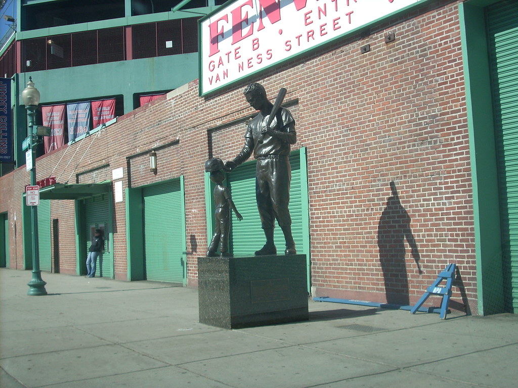 DSCN1482 Ted Williams Statue outside Fenway Park Chris Hobbs Flickr