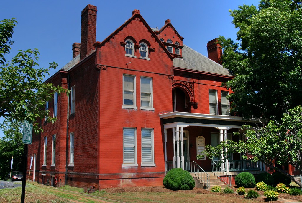 Lynchburg Red Brick I must admit that I am not an expert, … Flickr